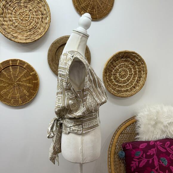 Anthropologie Neutral Beige White Textured V-Neck Wrap Sleeveless Tank Top XS - Picture 3 of 5